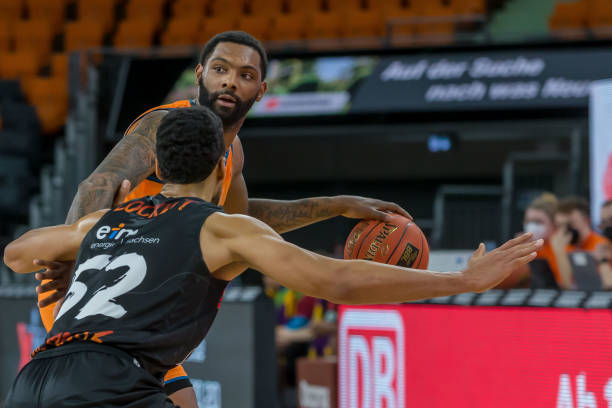 不仅保持了 不仅保持了